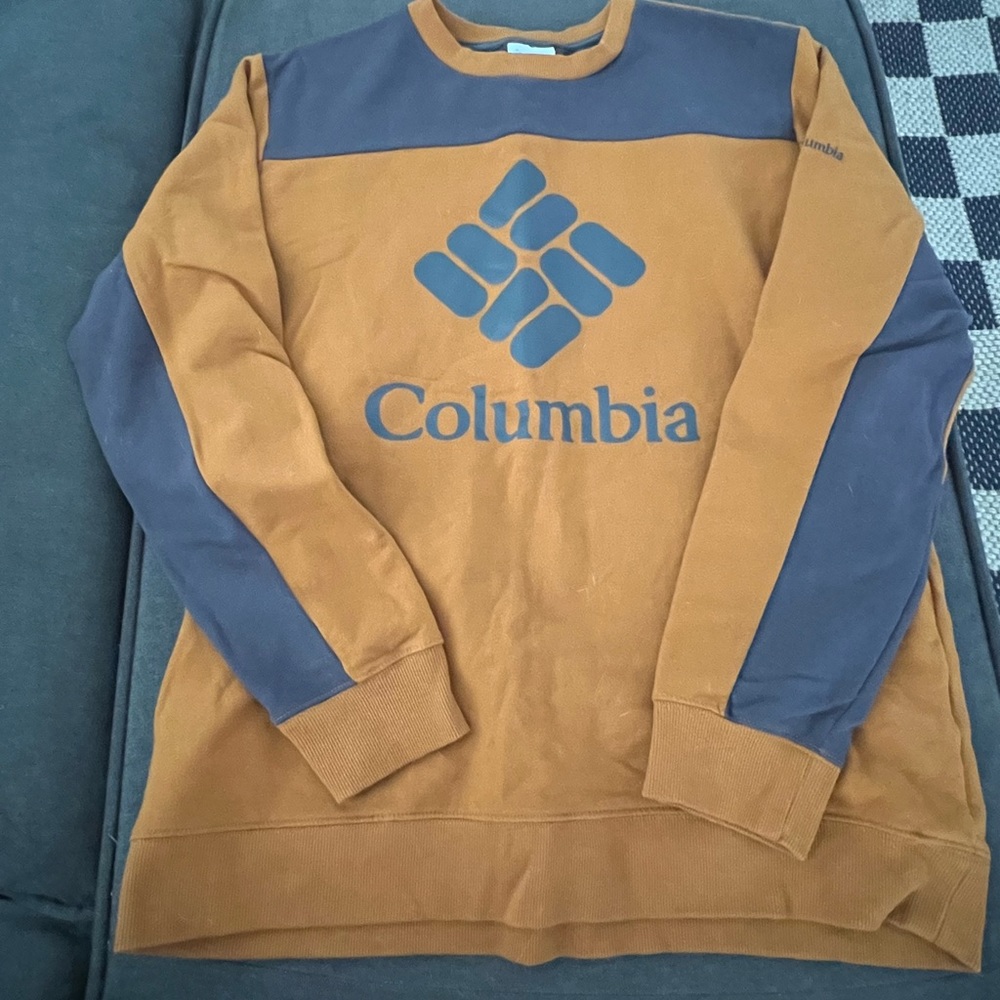Columbia sweatshirt